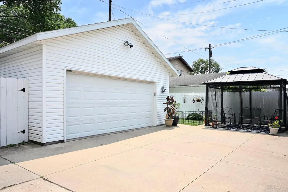 1217 East Avenue S La Crosse, WI 54601