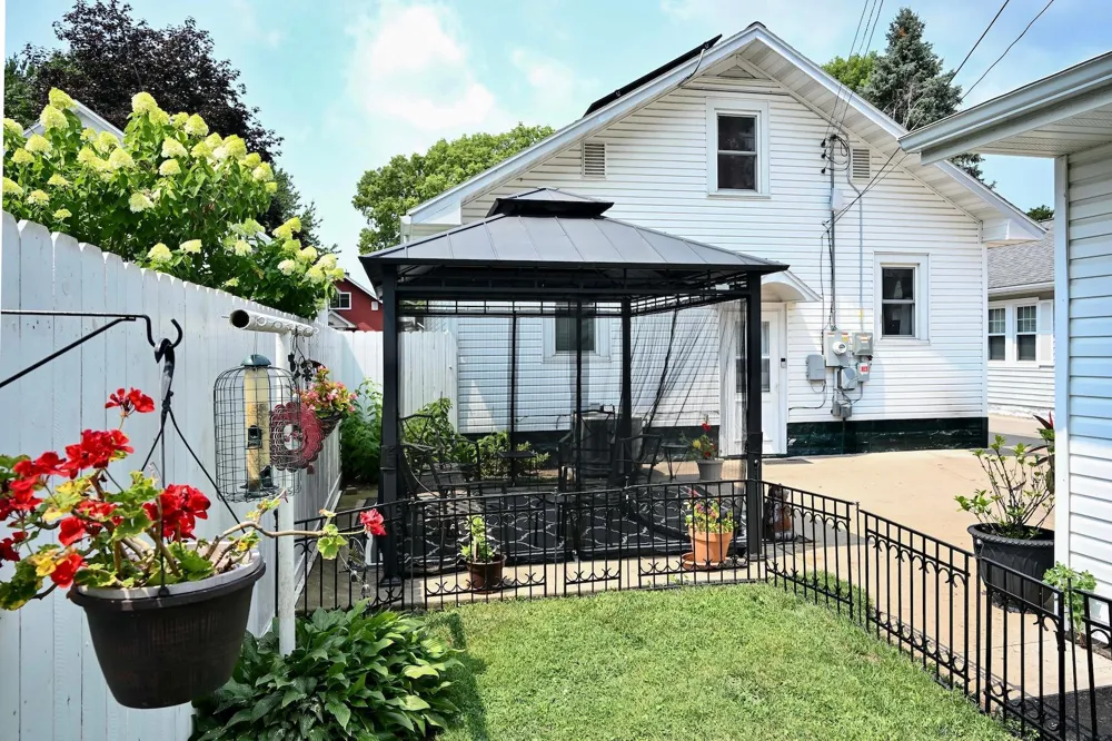 1217 East Avenue S La Crosse, WI 54601
