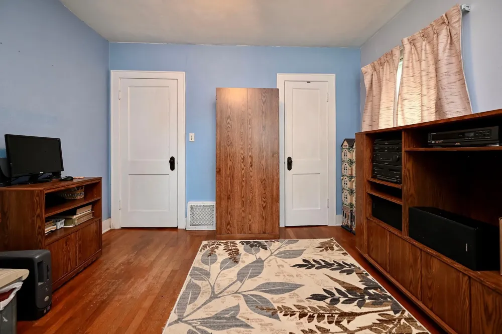 1217 East Avenue S La Crosse, WI 54601