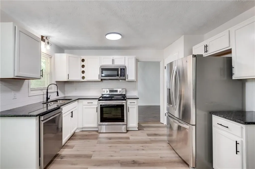 597 Field Cliff Drive Stone Mountain, GA 30087