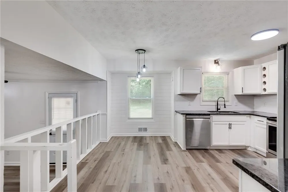597 Field Cliff Drive Stone Mountain, GA 30087