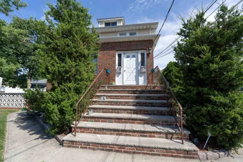236 FRANKLIN ST