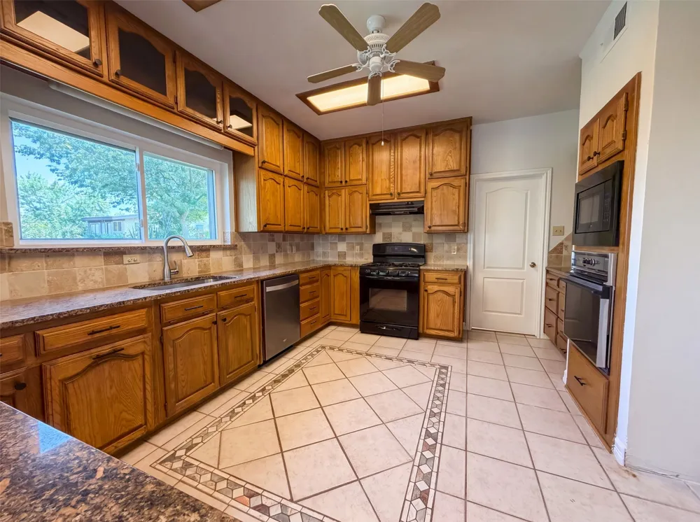 7632 Westwind Drive Fort Worth, TX 76179