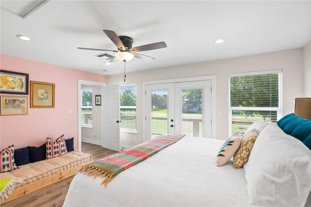 202 Hynes Street Austwell, TX 77950