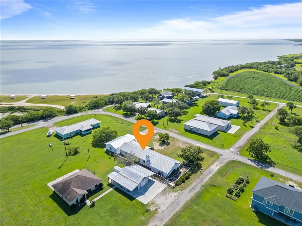 202 Hynes Street Austwell, TX 77950