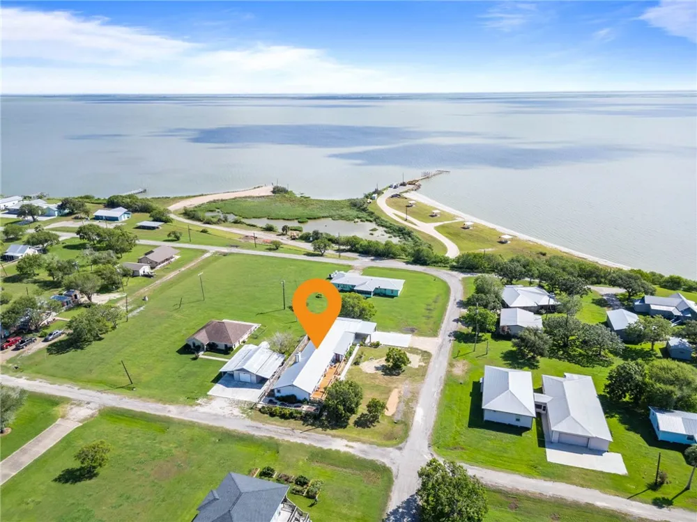 202 Hynes Street Austwell, TX 77950