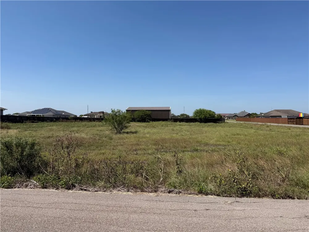 3742 Cabernet Drive Robstown, TX 78380