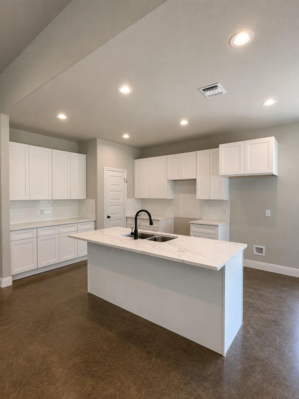 15498 Arrowhead Loop W Willis, TX 77378