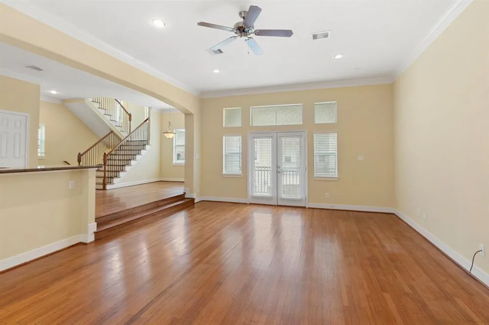 5734 Kansas Street Houston, TX 77007
