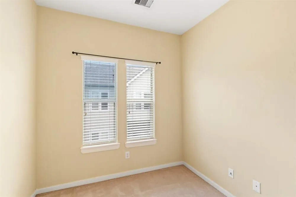 5734 Kansas Street Houston, TX 77007