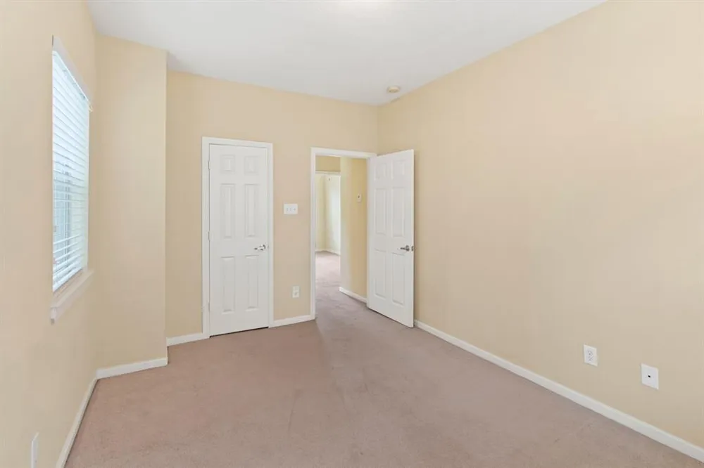 5734 Kansas Street Houston, TX 77007