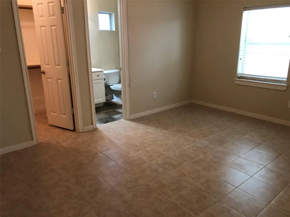 5734 Kansas Street Houston, TX 77007