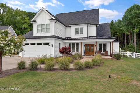 3904 Redbay Lane
