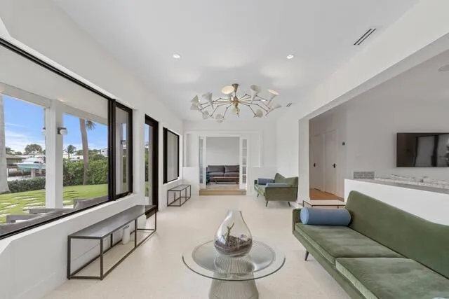 21 Duke Drive 