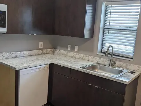 617 IXORIA AVENUE #2