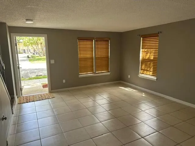 13454 OLD ENGLISHTOWN ROAD Wellington, FL 33414