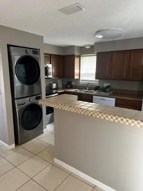 13454 OLD ENGLISHTOWN ROAD Wellington, FL 33414