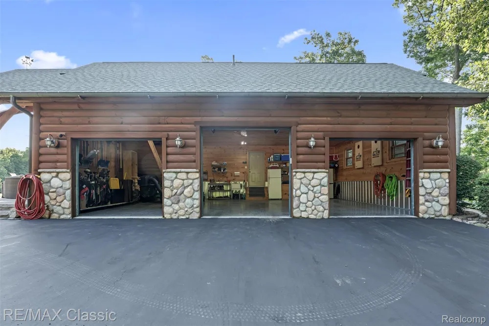 4489 Clara Louise Ct Saline Township, MI 48176