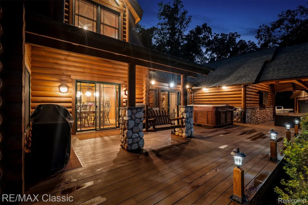 4489 Clara Louise Ct Saline Township, MI 48176