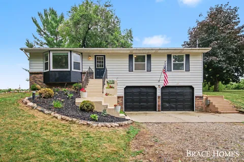 2880 15 Mile Road NW