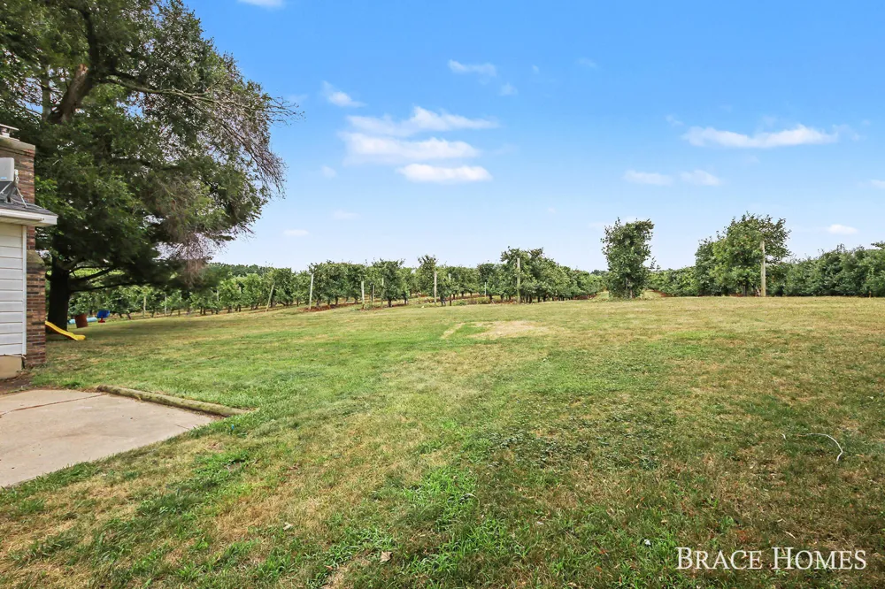 2880 15 Mile Road NW Sparta, MI 49345
