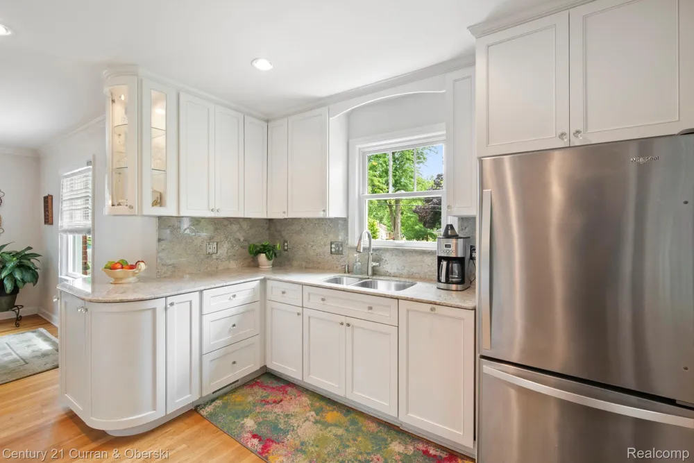 551 Evergreen Street Plymouth City, MI 48170