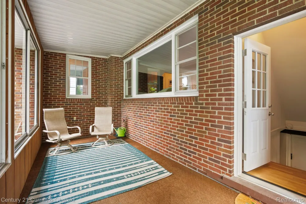 551 Evergreen Street Plymouth City, MI 48170