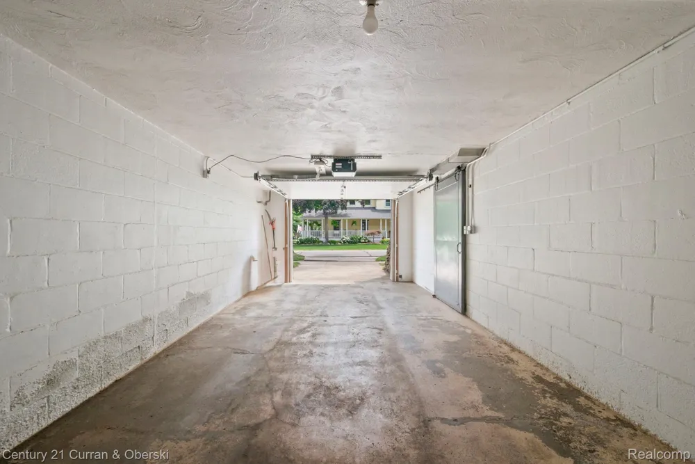 551 Evergreen Street Plymouth City, MI 48170