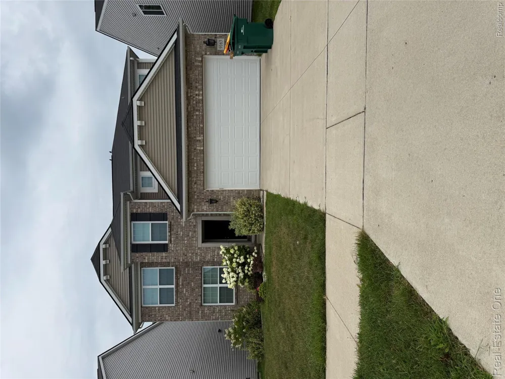 9163 White Tail Court Ypsilanti City, MI 48197