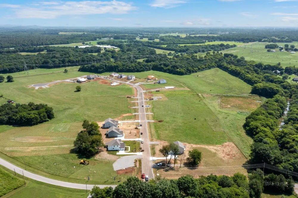 1417 Charles Dr Chapel Hill, TN 37034