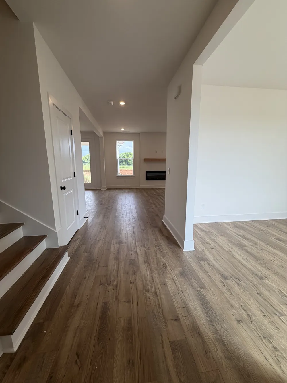 1417 Charles Dr Chapel Hill, TN 37034