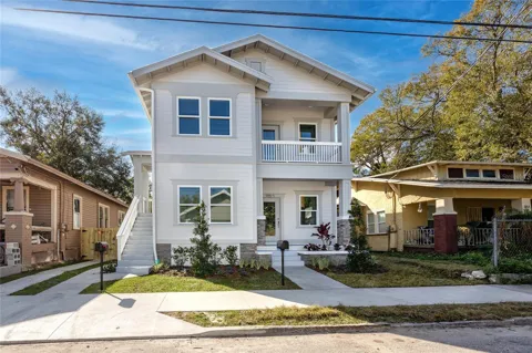 915 E 15TH AVENUE #1