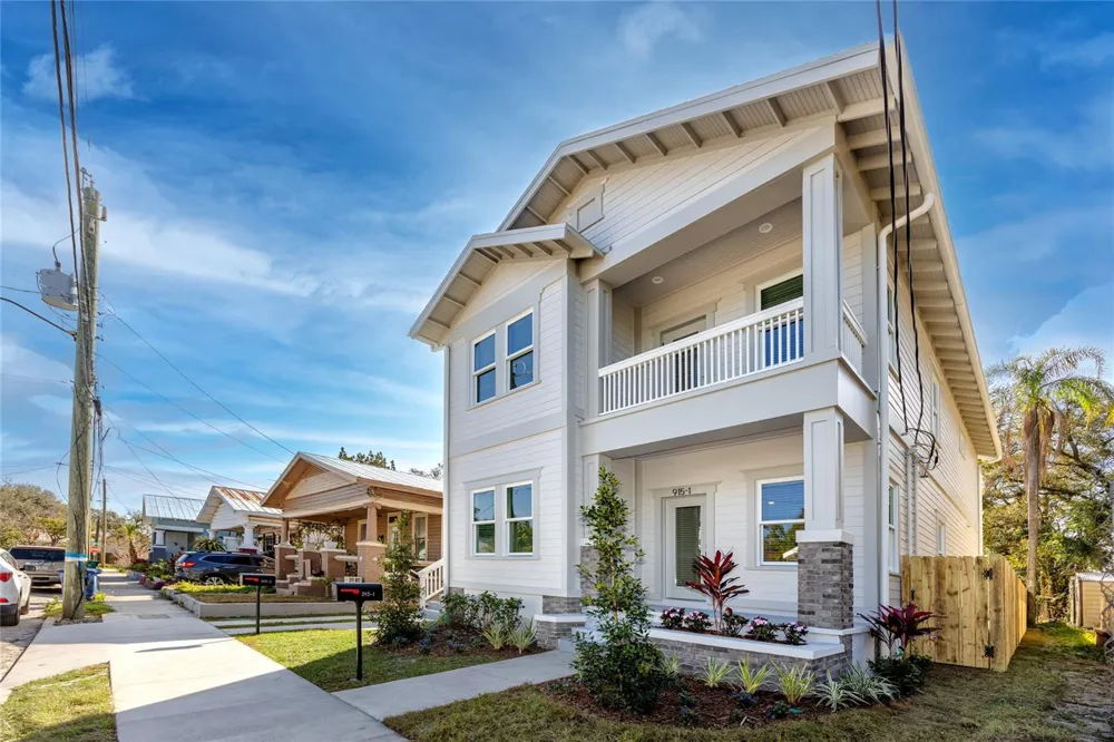 915 E 15TH AVENUE #1 Tampa, FL 33605