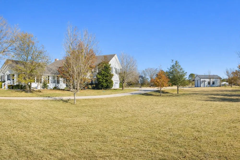 20272 County Road 4126 Lindale, TX 75771