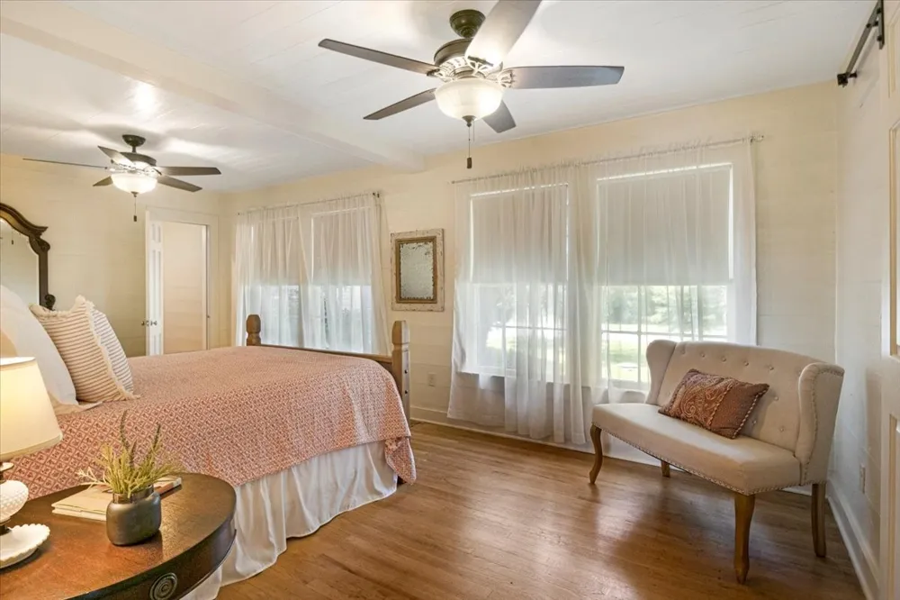 20272 County Road 4126 Lindale, TX 75771