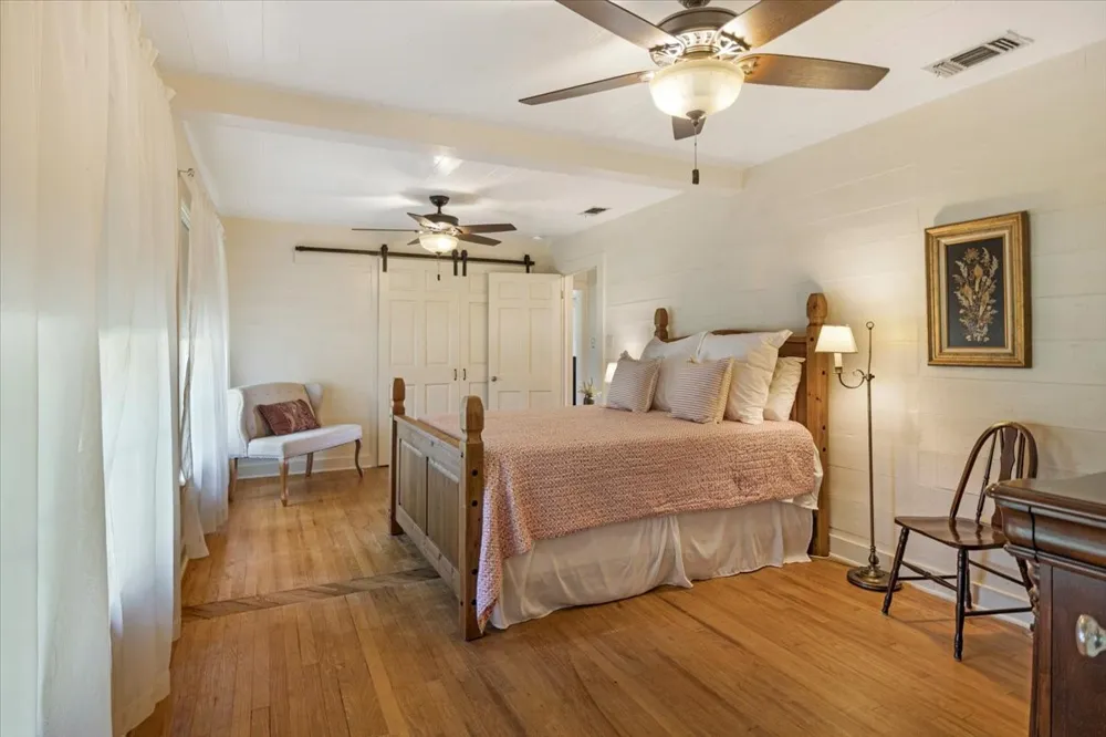 20272 County Road 4126 Lindale, TX 75771