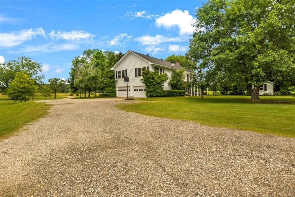 20272 County Road 4126 Lindale, TX 75771