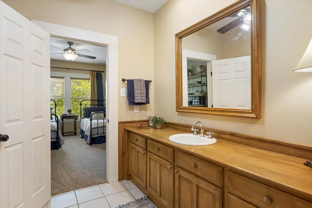 20272 County Road 4126 Lindale, TX 75771