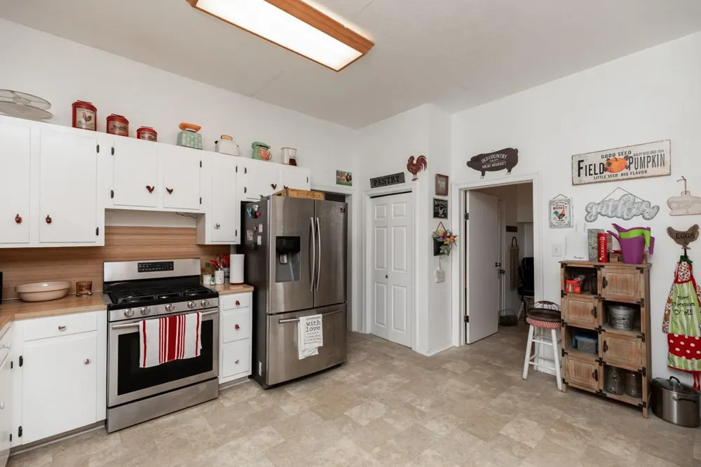 385 W Cora Lee Street Sour Lake, TX 77659