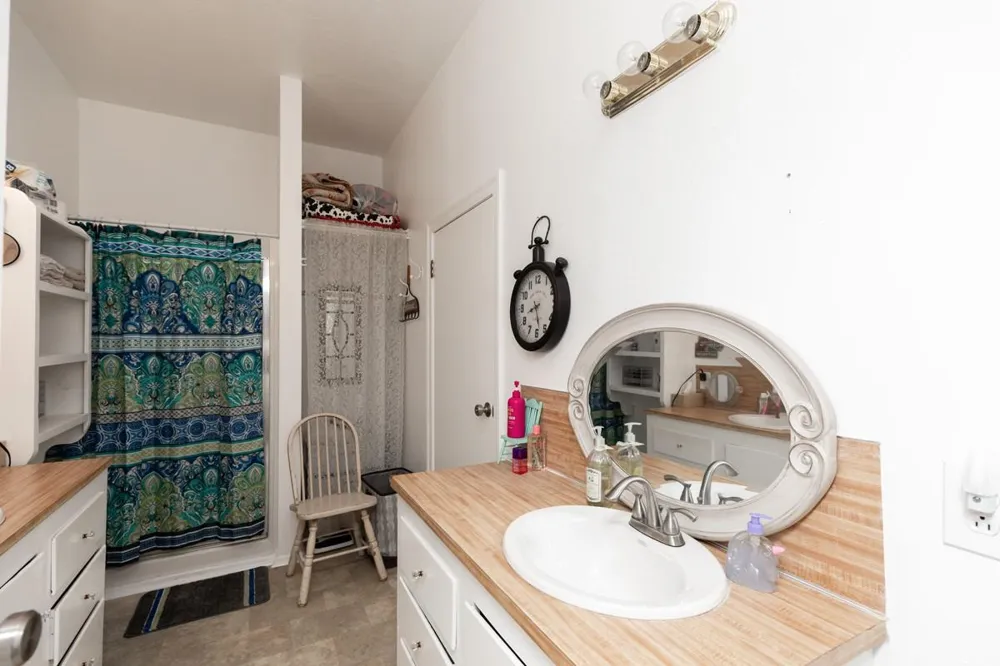 385 W Cora Lee Street Sour Lake, TX 77659