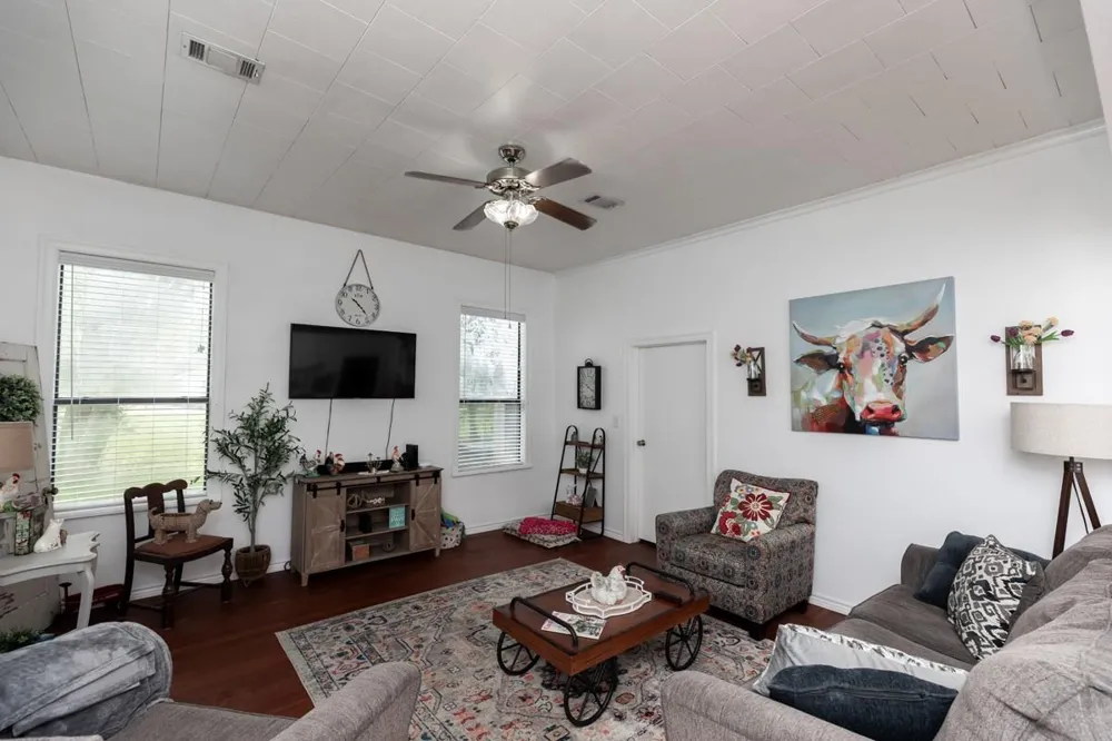 385 W Cora Lee Street Sour Lake, TX 77659