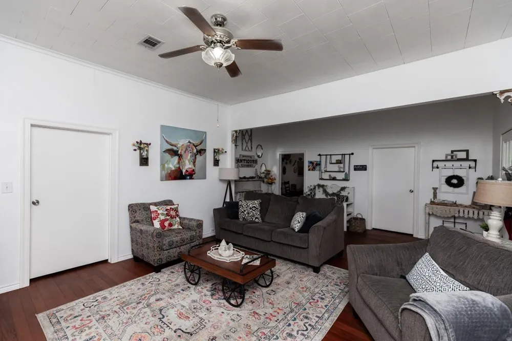 385 W Cora Lee Street Sour Lake, TX 77659