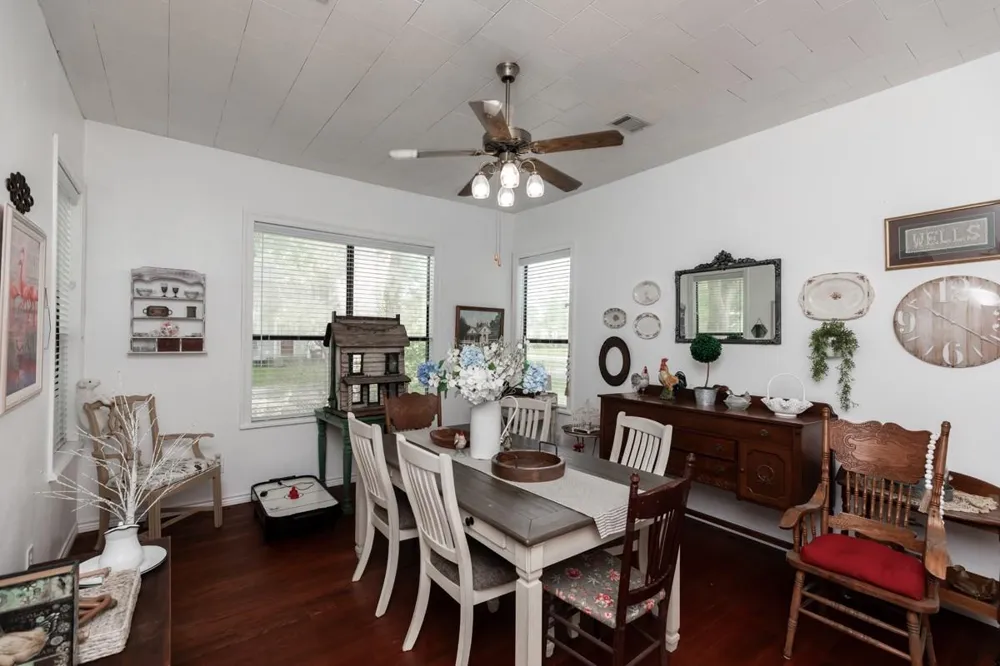 385 W Cora Lee Street Sour Lake, TX 77659