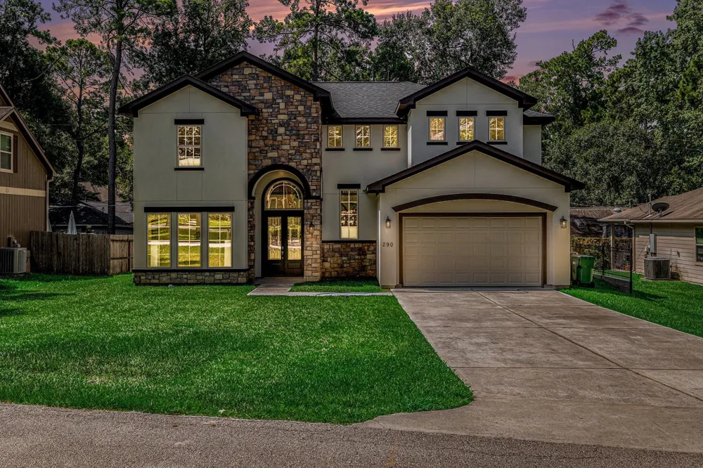 290 Apple Valley Dr Panorama Village, TX 77304