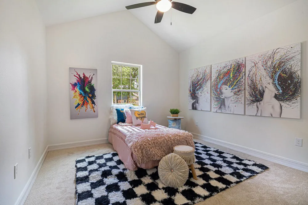 290 Apple Valley Dr Panorama Village, TX 77304