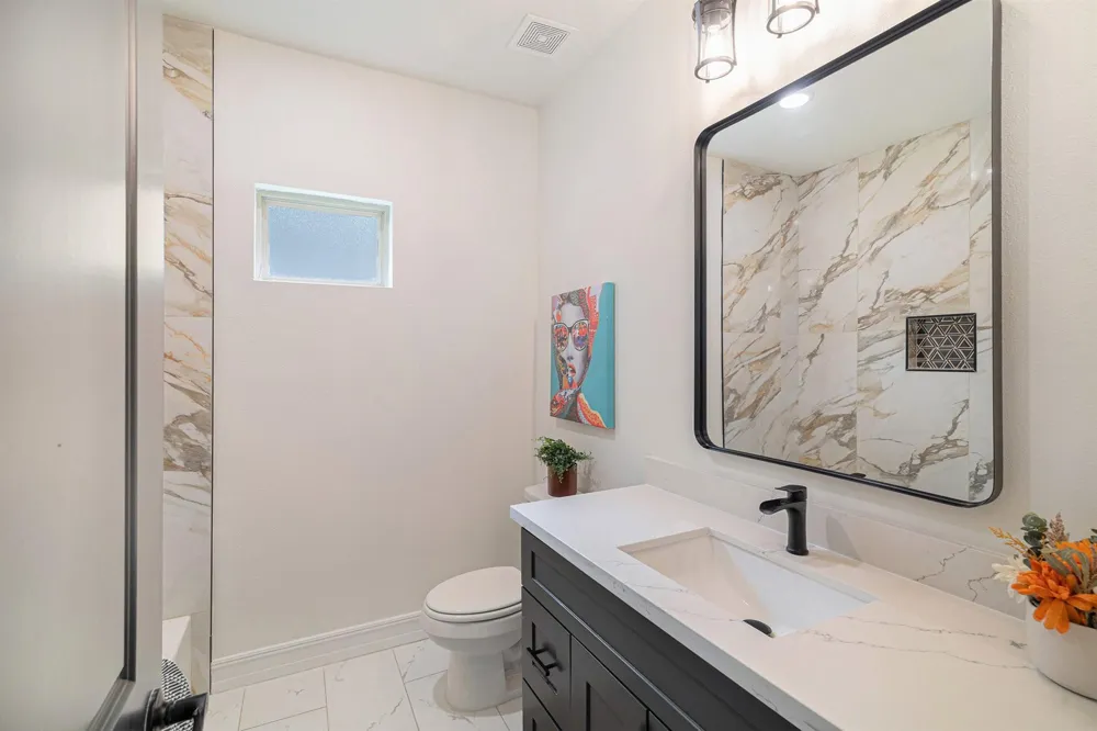 290 Apple Valley Dr Panorama Village, TX 77304