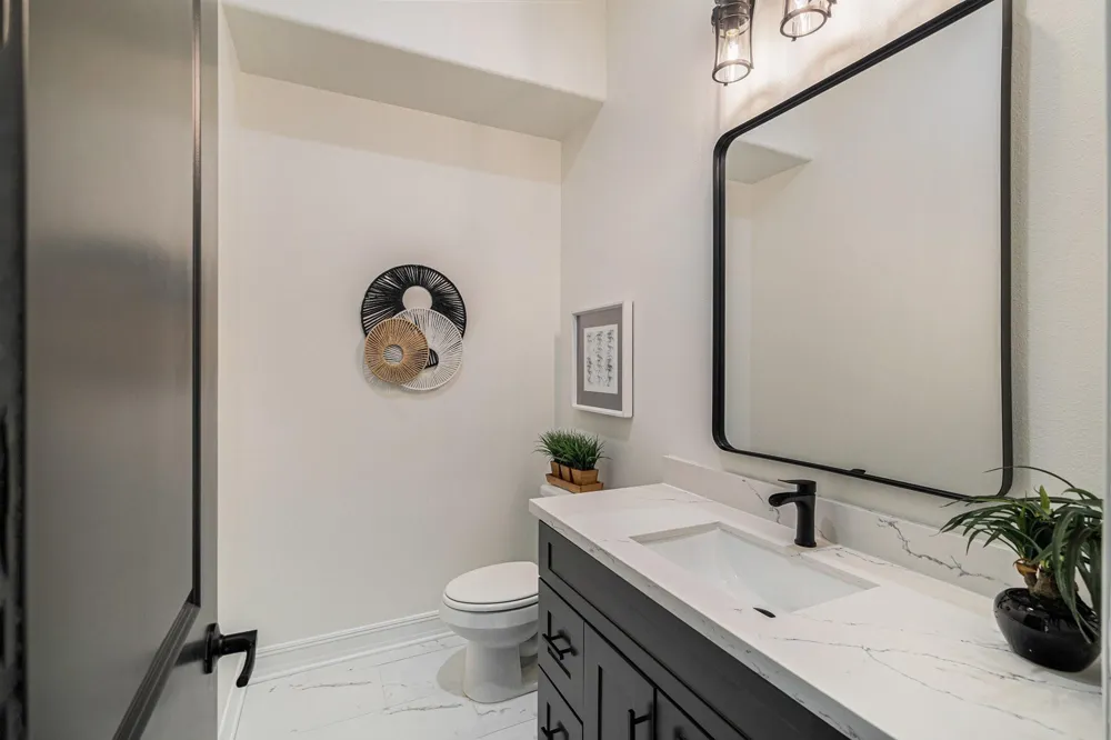 290 Apple Valley Dr Panorama Village, TX 77304