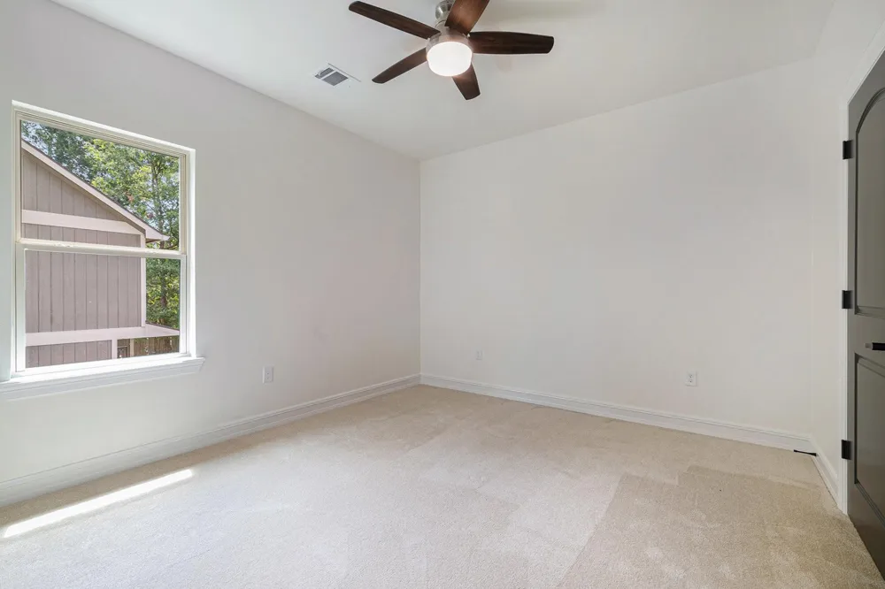290 Apple Valley Dr Panorama Village, TX 77304