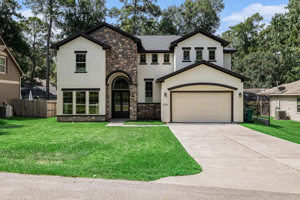 290 Apple Valley Dr Panorama Village, TX 77304