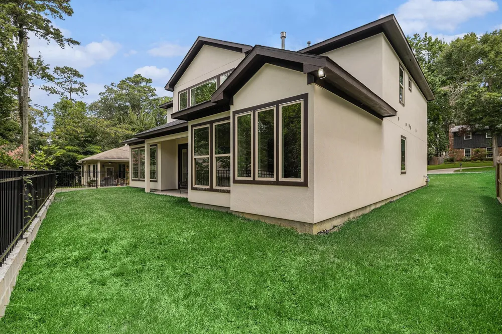 290 Apple Valley Dr Panorama Village, TX 77304